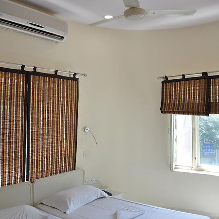 Hotel Kabli New Delhi Exterior photo
