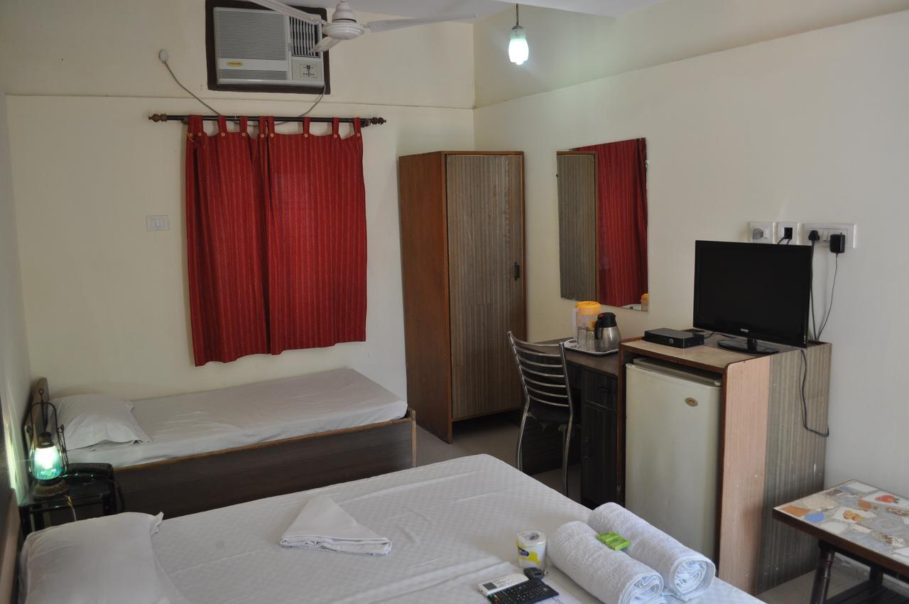 Hotel Kabli New Delhi Exterior photo