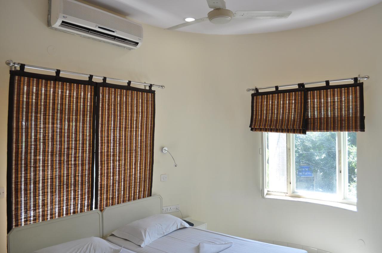 Hotel Kabli New Delhi Exterior photo
